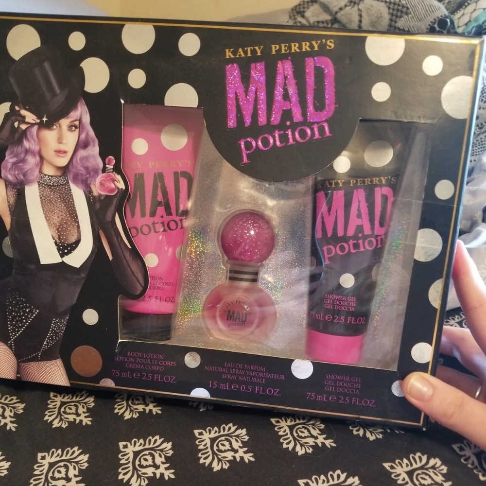 **SOLD**Katy Perry Mad Potion Gift Set
